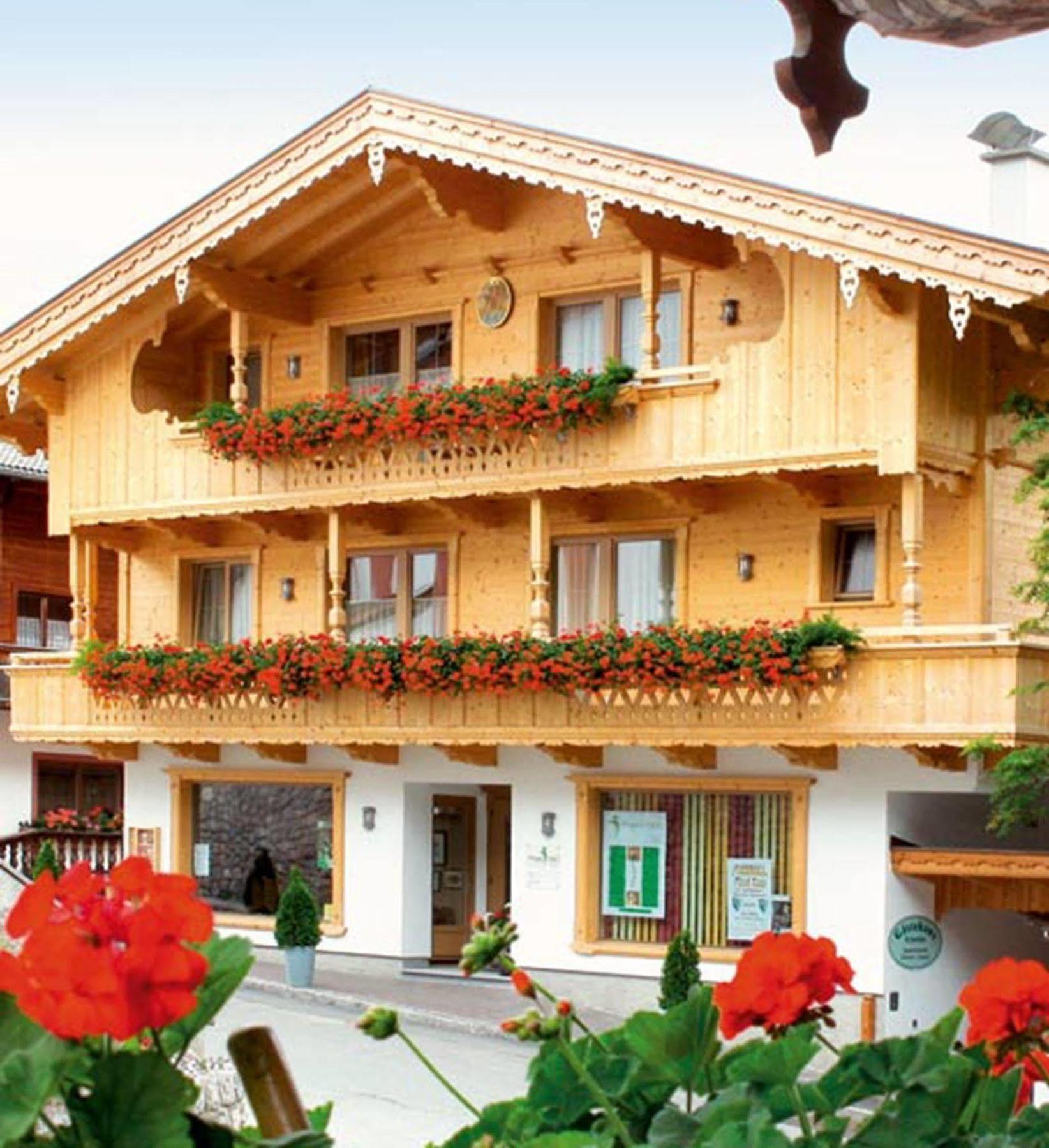 אלפבאך Das Gaestehaus Schneider Am Dorfplatz מראה חיצוני תמונה